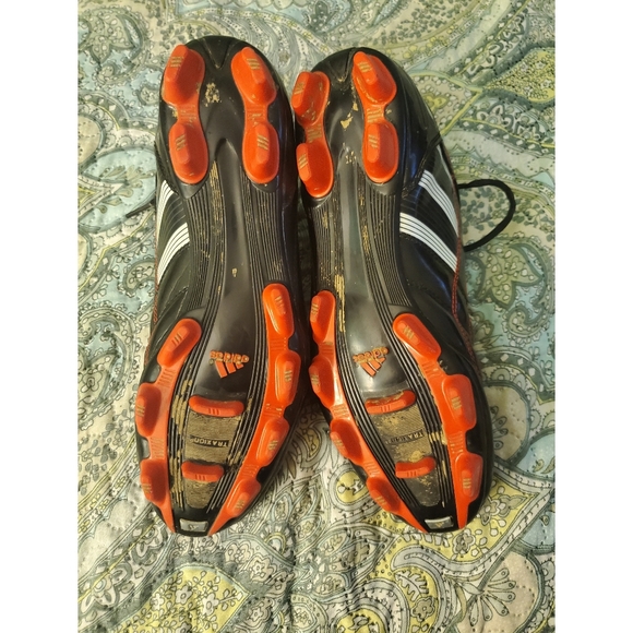 Soccer cleats - Picture 6 of 8